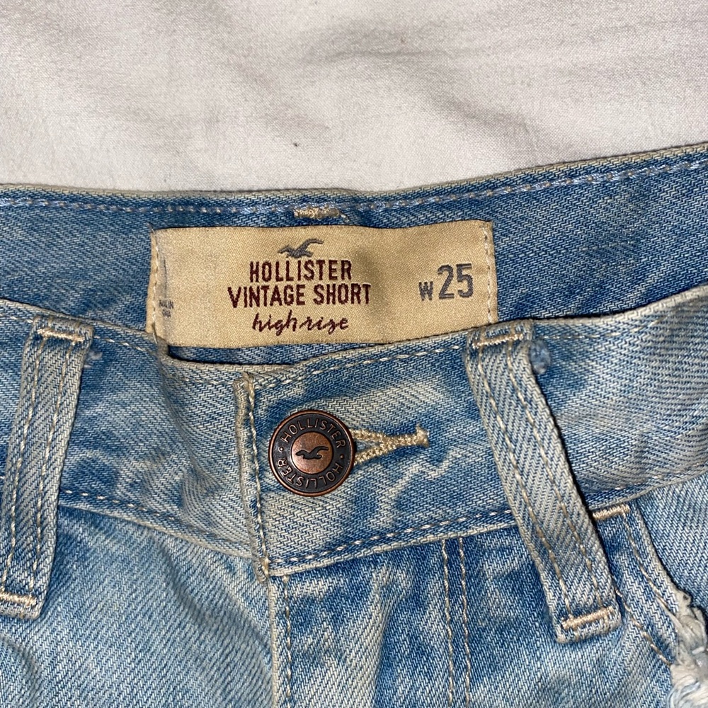 SIZE 25 DENIM SHORTS WITH ROSE DETAIL - Picture 5 of 6